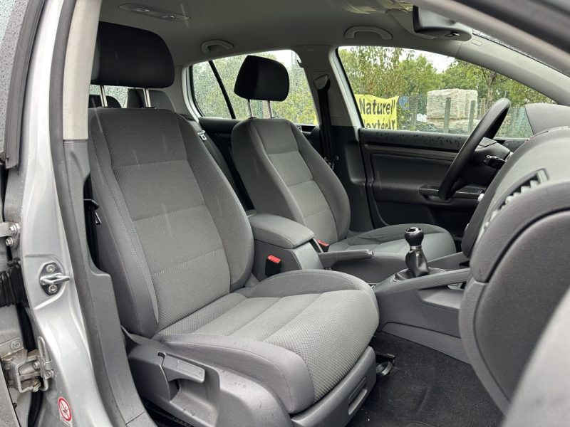 Volkswagen Golf 5 1,6L 102 CV / 1ère main / Carnet d'entretien complet / Paiement 4X ou 10X Possible