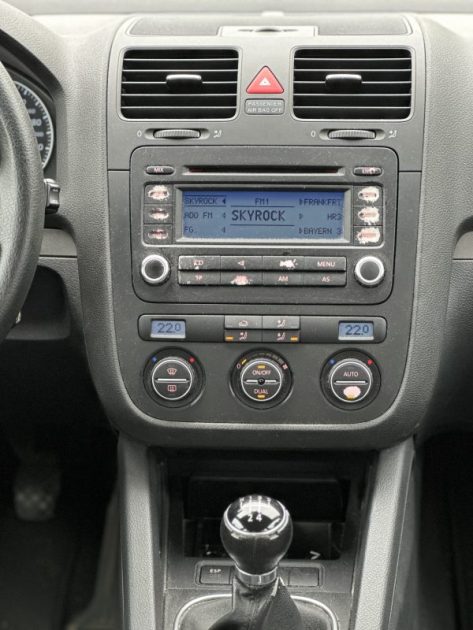 Volkswagen Golf 5 1,6L 102 CV / 1ère main / Carnet d'entretien complet / Paiement 4X ou 10X Possible