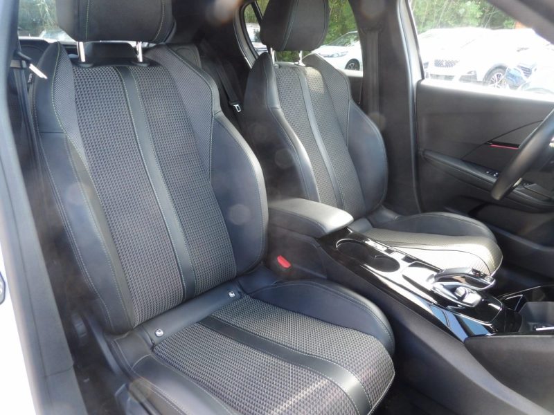 PEUGEOT 208 1.2 TURBO 100CH S&S GT LINE EAT8 34MKM