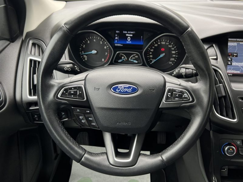 FORD FOCUS III PHASE 2 TITANIUM 1.0 ECOBOOST 100 Cv 1ERE MAIN / GRAND GPS CRIT AIR 1 - GARANTIE 1 AN