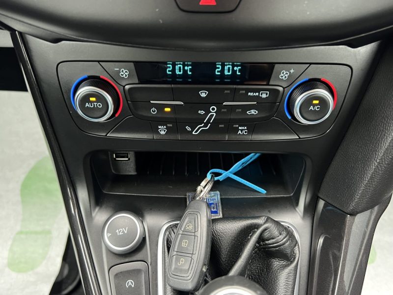 FORD FOCUS III PHASE 2 TITANIUM 1.0 ECOBOOST 100 Cv 1ERE MAIN / GRAND GPS CRIT AIR 1 - GARANTIE 1 AN