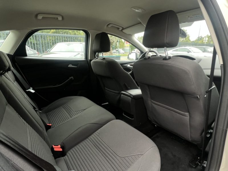 FORD FOCUS III PHASE 2 TITANIUM 1.0 ECOBOOST 100 Cv 1ERE MAIN / GRAND GPS CRIT AIR 1 - GARANTIE 1 AN
