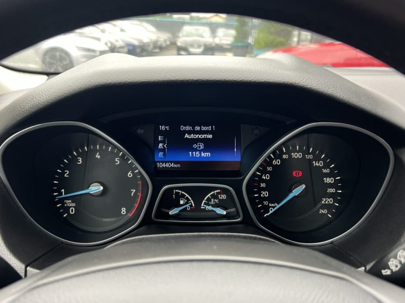 FORD FOCUS III PHASE 2 TITANIUM 1.0 ECOBOOST 100 Cv 1ERE MAIN / GRAND GPS CRIT AIR 1 - GARANTIE 1 AN