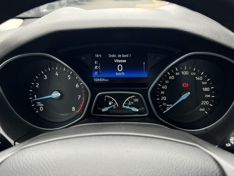 FORD FOCUS III PHASE 2 TITANIUM 1.0 ECOBOOST 100 Cv 1ERE MAIN / GRAND GPS CRIT AIR 1 - GARANTIE 1 AN