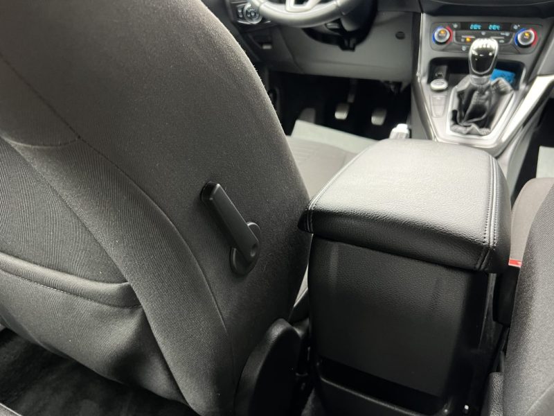 FORD FOCUS III PHASE 2 TITANIUM 1.0 ECOBOOST 100 Cv 1ERE MAIN / GRAND GPS CRIT AIR 1 - GARANTIE 1 AN