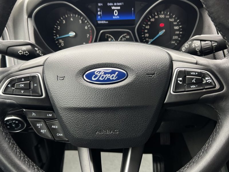 FORD FOCUS III PHASE 2 TITANIUM 1.0 ECOBOOST 100 Cv 1ERE MAIN / GRAND GPS CRIT AIR 1 - GARANTIE 1 AN
