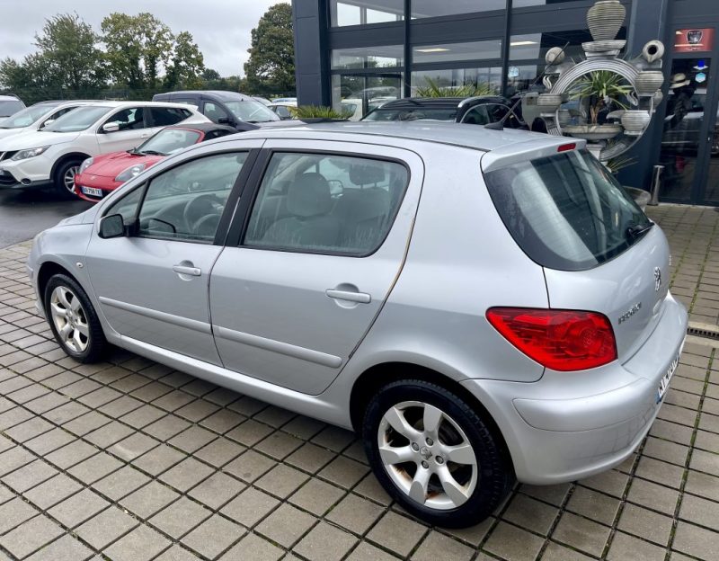 PEUGEOT 307 1.6E 110ch  Executive 