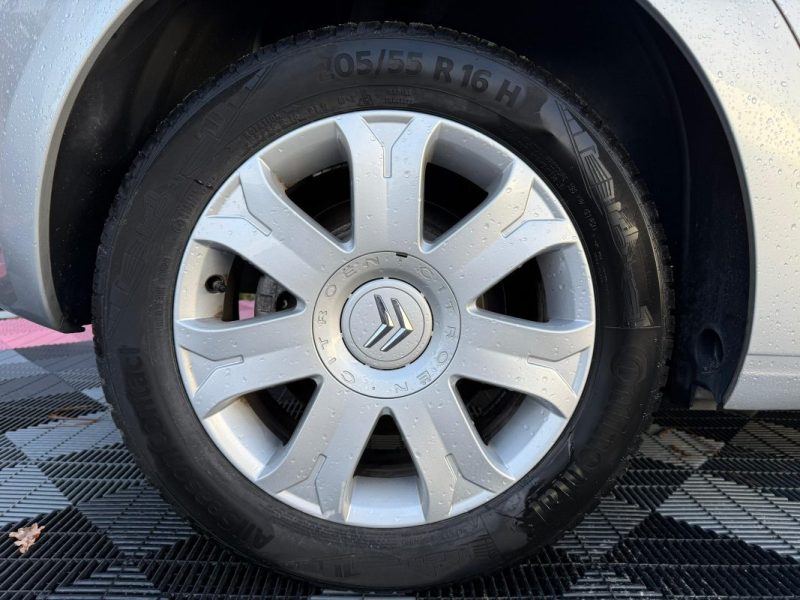  CITROEN C4 TENDANCE 2.0 HDI BVA FAIBLE KILOMETRAGE 135CV GARANTIE 12 MOIS 2009