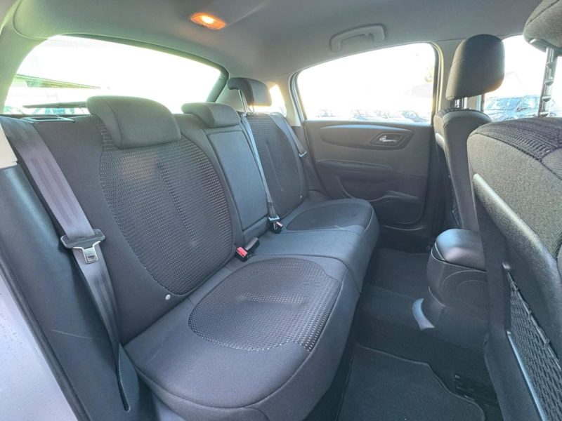  CITROEN C4 TENDANCE 2.0 HDI BVA FAIBLE KILOMETRAGE 135CV GARANTIE 12 MOIS 2009