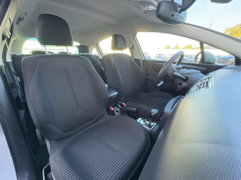  CITROEN C4 TENDANCE 2.0 HDI BVA FAIBLE KILOMETRAGE 135CV GARANTIE 12 MOIS 2009