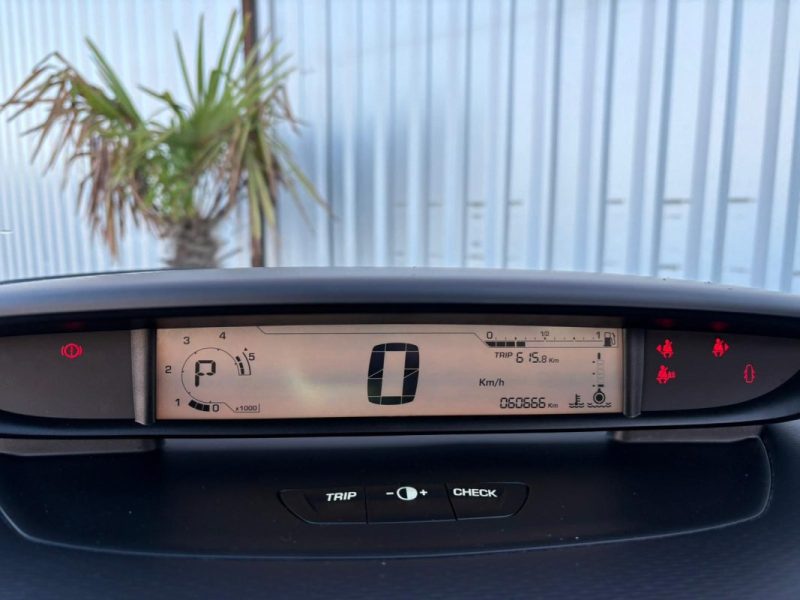  CITROEN C4 TENDANCE 2.0 HDI BVA FAIBLE KILOMETRAGE 135CV GARANTIE 12 MOIS 2009