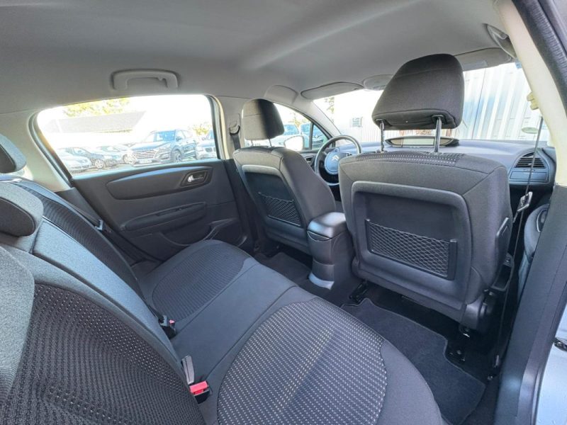  CITROEN C4 TENDANCE 2.0 HDI BVA FAIBLE KILOMETRAGE 135CV GARANTIE 12 MOIS 2009