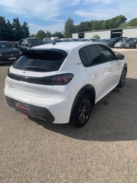 PEUGEOT 208 E-208 136CH STYLE 6900KM