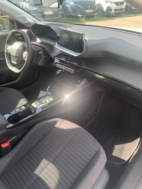 PEUGEOT 208 E-208 136CH STYLE 6900KM