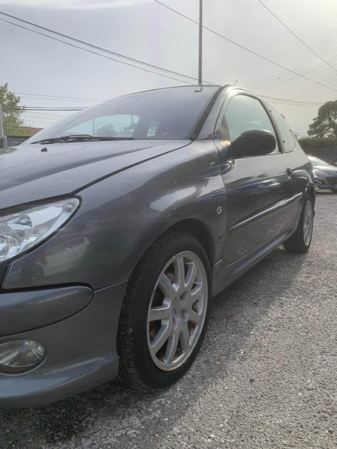 PEUGEOT 206 1.6 HDI 110 XT finition s16