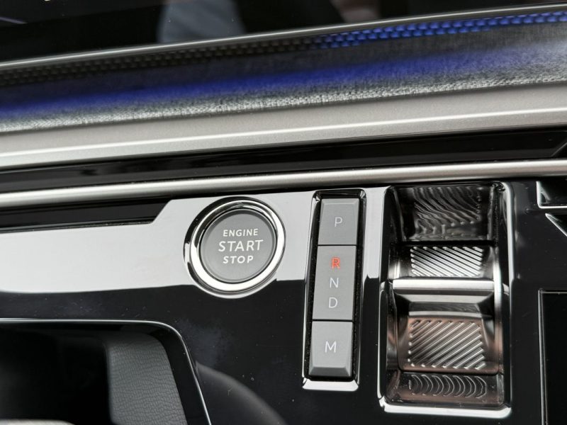 PEUGEOT 3008 HYBRID 145 E-DCS6 GT 2025