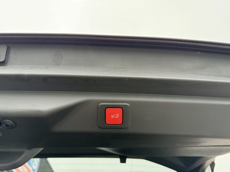 PEUGEOT 3008 HYBRID 145 E-DCS6 GT 2025