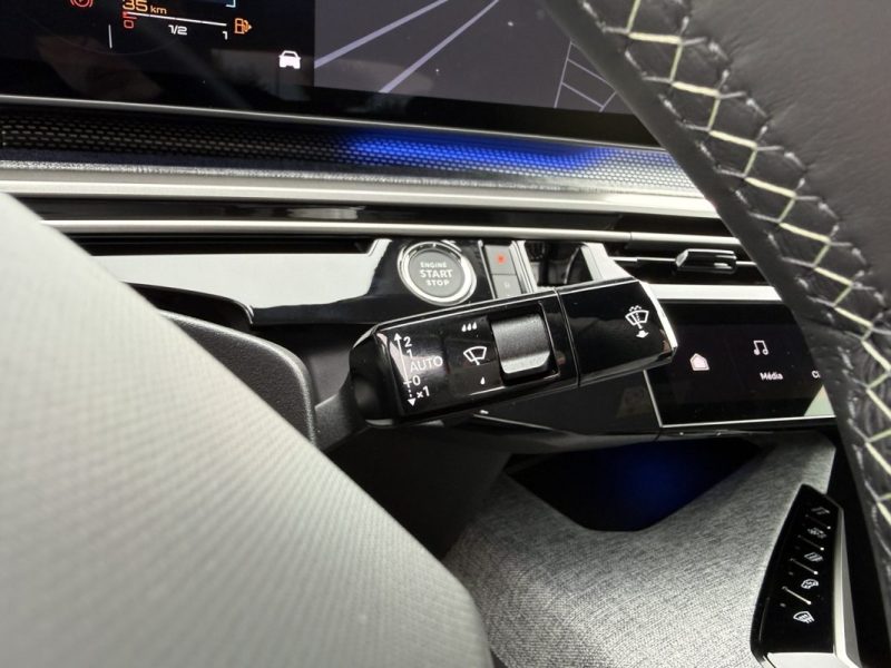 PEUGEOT 3008 HYBRID 145 E-DCS6 GT 2025