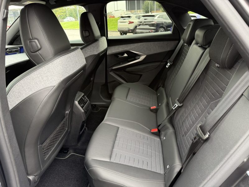 PEUGEOT 3008 HYBRID 145 E-DCS6 GT 2025