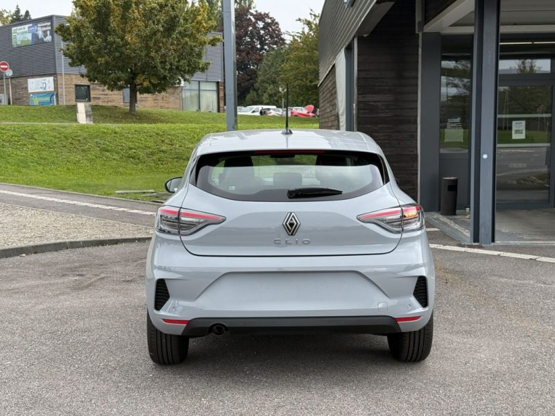 RENAULT CLIO BLUE DCI 100 GSR2 EVOLUTION + CAMERA DE RECUL undefined