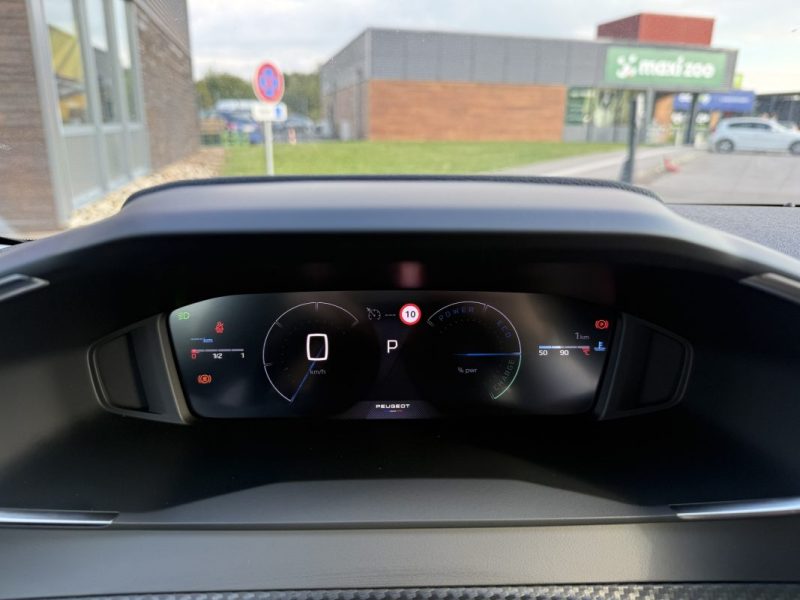 PEUGEOT 208 HYBRID 110 E-DCS6 ALLURE + ANGLES MORTS + NAVI 2025