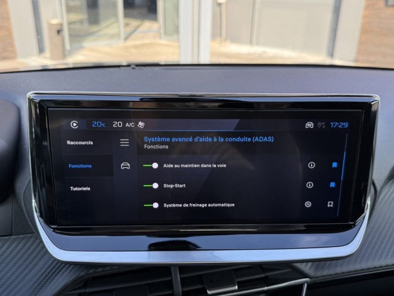 PEUGEOT 208 HYBRID 110 E-DCS6 ALLURE + ANGLES MORTS + NAVI 2025