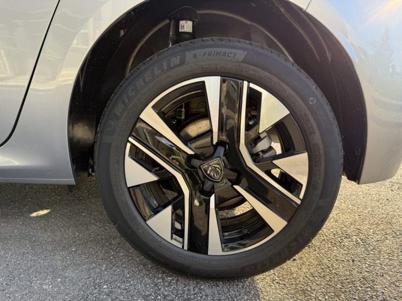 PEUGEOT 208 HYBRID 110 E-DCS6 ALLURE + ANGLES MORTS + NAVI 2025