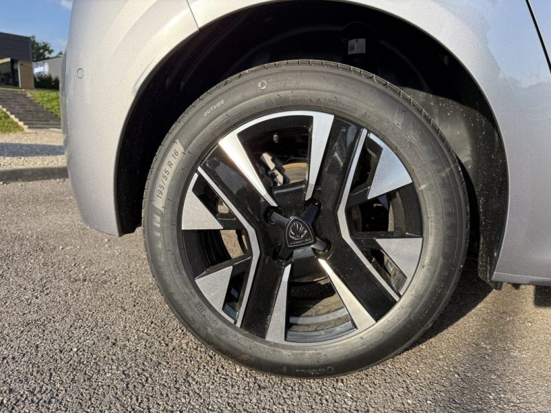 PEUGEOT 208 HYBRID 110 E-DCS6 ALLURE + ANGLES MORTS + NAVI 2025