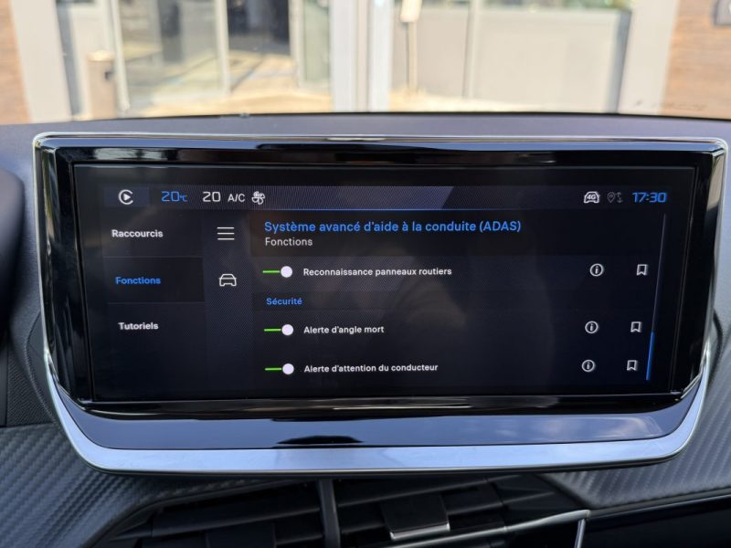 PEUGEOT 208 HYBRID 110 E-DCS6 ALLURE + ANGLES MORTS + NAVI 2025