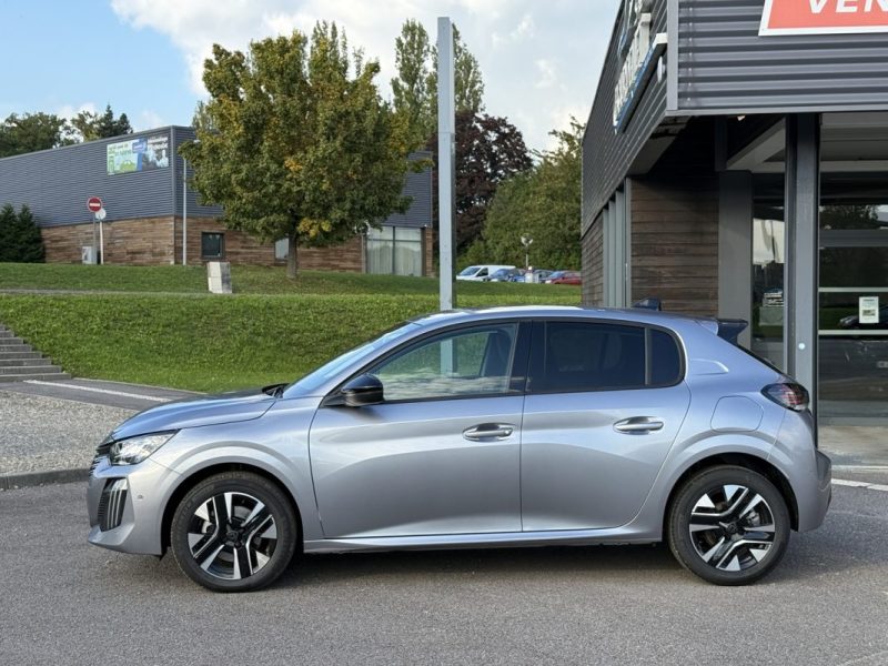PEUGEOT 208 HYBRID 110 E-DCS6 ALLURE + ANGLES MORTS + NAVI 2025