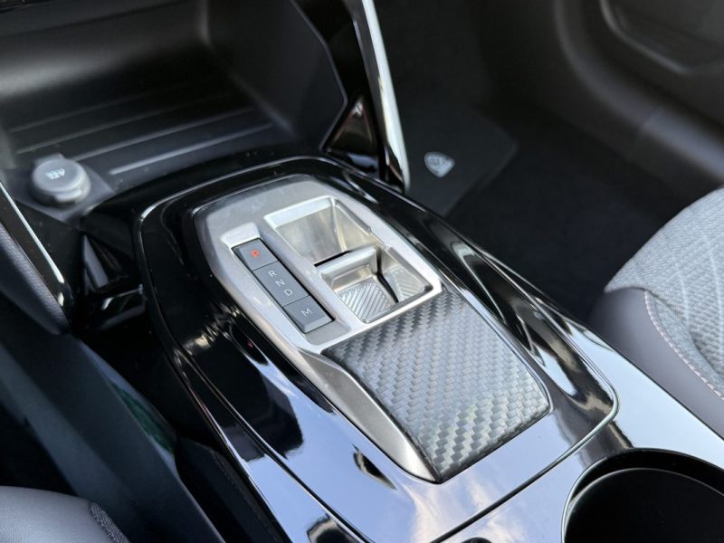 PEUGEOT 208 HYBRID 110 E-DCS6 ALLURE + ANGLES MORTS + NAVI 2025