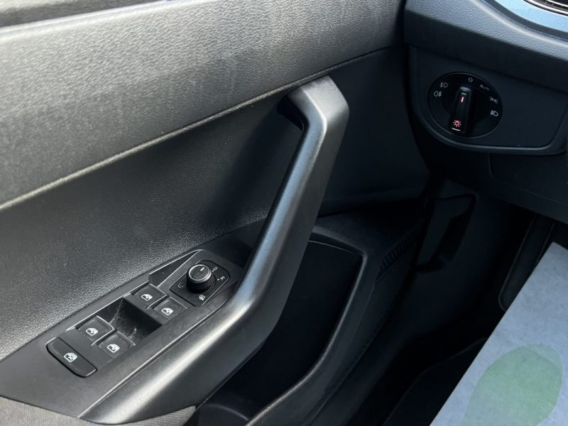 VOLKSWAGEN POLO 6 IV R-LINE 1.0 TSI 115 Cv BOITE AUTO / APPLE CARPLAY & ANDROID - GARANTIE 1 AN