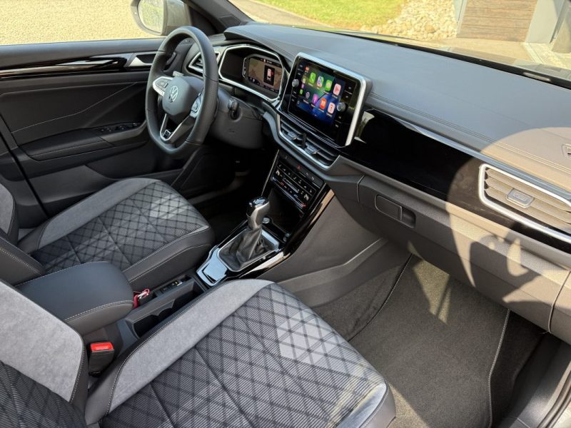 VOLKSWAGEN T-ROC 1.5 TSI 150 DSG7 R-LINE EDITION / MATRIX LED / SIEGES CHAUFFANTS 2025