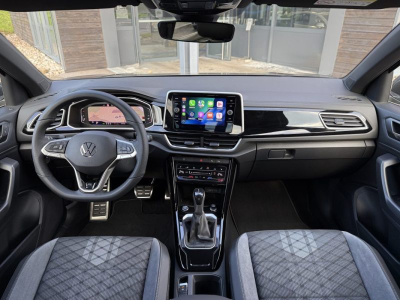 VOLKSWAGEN T-ROC 1.5 TSI 150 DSG7 R-LINE EDITION / MATRIX LED / SIEGES CHAUFFANTS 2025