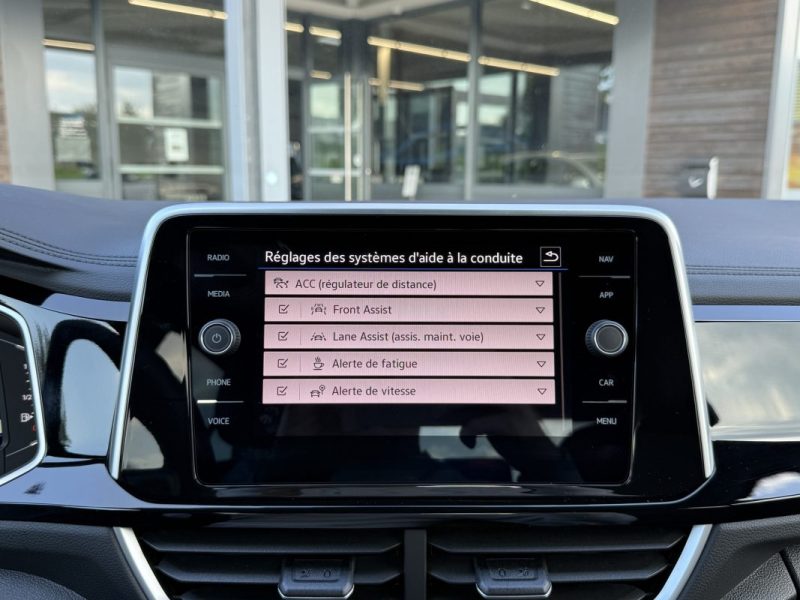 VOLKSWAGEN T-ROC 1.5 TSI 150 DSG7 R-LINE EDITION / MATRIX LED / SIEGES CHAUFFANTS 2025