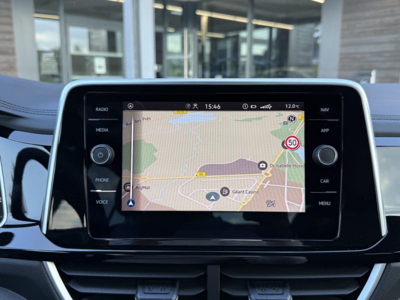 VOLKSWAGEN T-ROC 1.5 TSI 150 DSG7 R-LINE EDITION / MATRIX LED / SIEGES CHAUFFANTS 2025