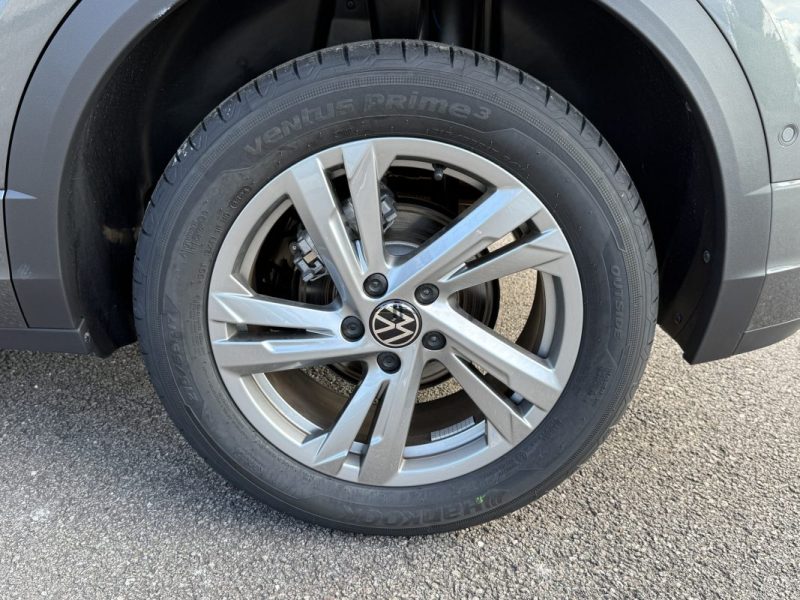 VOLKSWAGEN T-ROC 1.5 TSI 150 DSG7 R-LINE EDITION / MATRIX LED / SIEGES CHAUFFANTS 2025