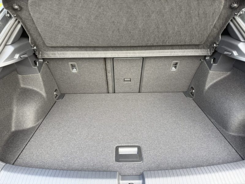 VOLKSWAGEN T-ROC 1.5 TSI 150 DSG7 R-LINE EDITION / MATRIX LED / SIEGES CHAUFFANTS 2025