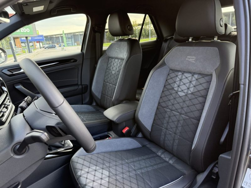 VOLKSWAGEN T-ROC 1.5 TSI 150 DSG7 R-LINE EDITION / MATRIX LED / SIEGES CHAUFFANTS 2025
