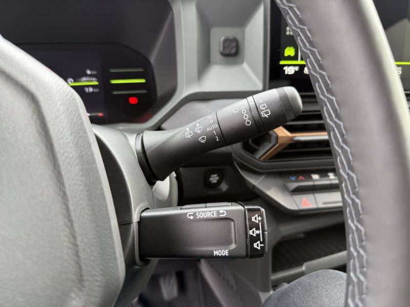 DACIA DUSTER TCE 130 4X2 EXTREME / PACK TECHNO / PACK CITY 2025