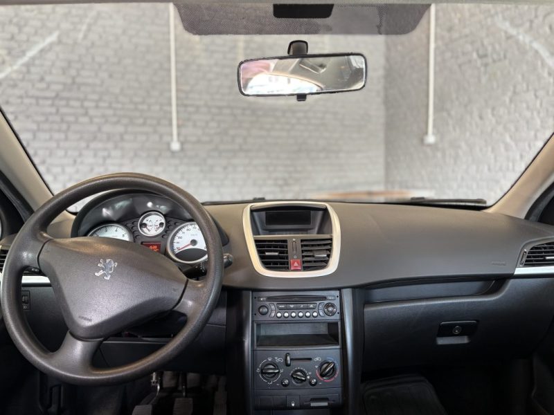 PEUGEOT  207 1.4 ESSENCE 5 PORTES  2007