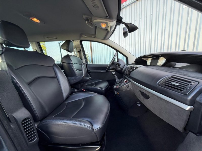 CITROEN C8  2.2 HDI 170CV EXCLUSIVE FAIBLE KILOMETRAGE GARANTIE 12 MOIS 