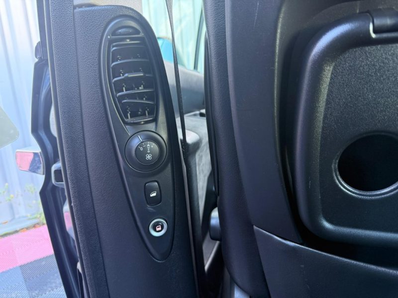 CITROEN C8  2.2 HDI 170CV EXCLUSIVE FAIBLE KILOMETRAGE GARANTIE 12 MOIS 