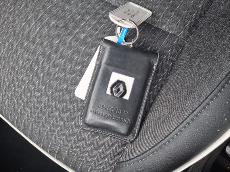 RENAULT CLIO RENAULT CLIO 1.0 TCE TECHNO 2023