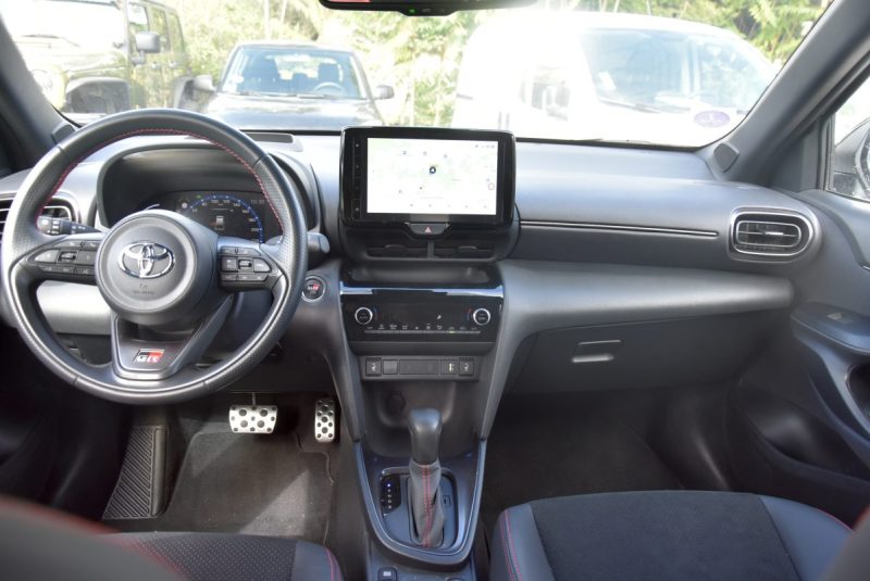 TOYOTA YARIS CROSS 116H GR SPORT -7 5554KM -1ÈRE MAIN 2024