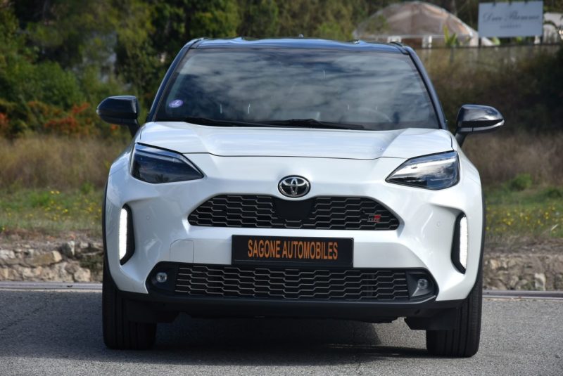 TOYOTA YARIS CROSS 116H GR SPORT -7 5554KM -1ÈRE MAIN 2024