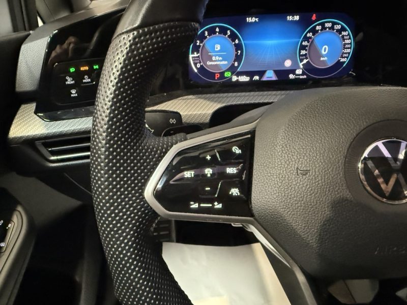 VOLKSWAGEN GOLF 8 1.5 eTSI 150 R-LINE DSG7 / T.O / H&K / IQ.Light