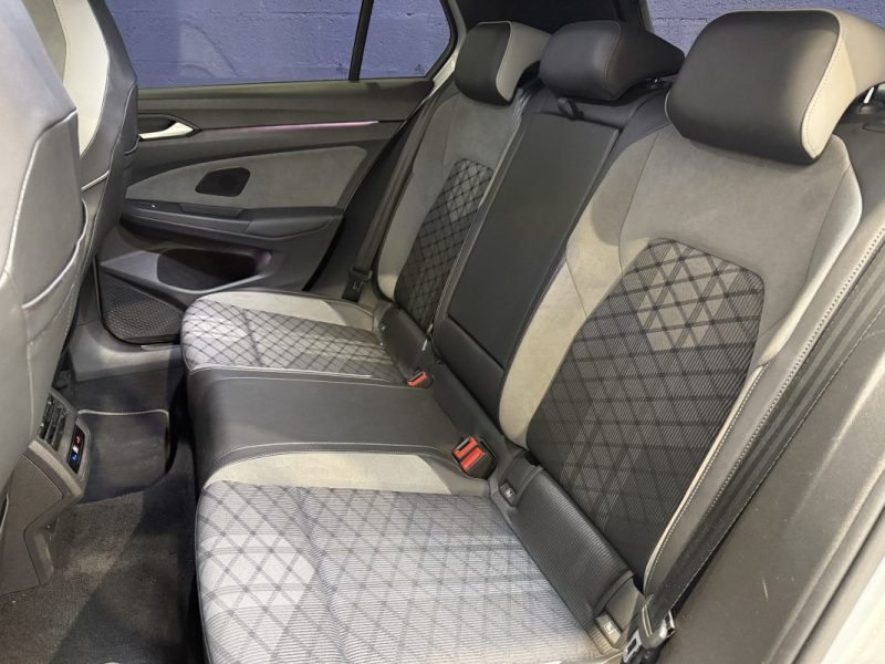 VOLKSWAGEN GOLF 8 1.5 eTSI 150 R-LINE DSG7 / T.O / H&K / IQ.Light