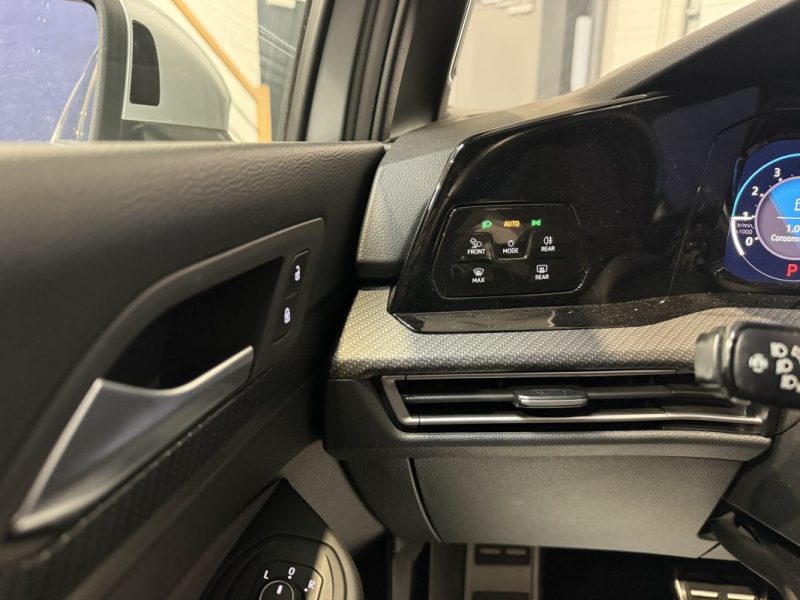 VOLKSWAGEN GOLF 8 1.5 eTSI 150 R-LINE DSG7 / T.O / H&K / IQ.Light