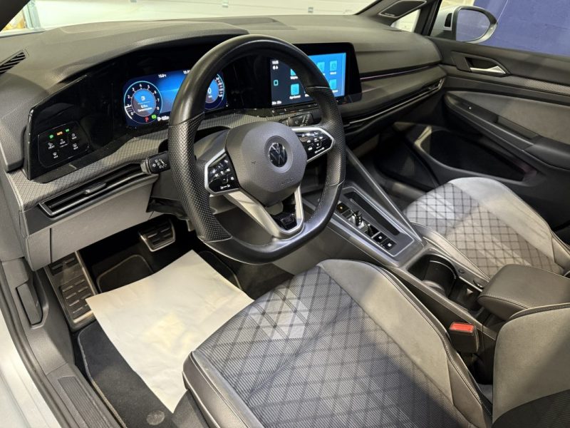 VOLKSWAGEN GOLF 8 1.5 eTSI 150 R-LINE DSG7 / T.O / H&K / IQ.Light